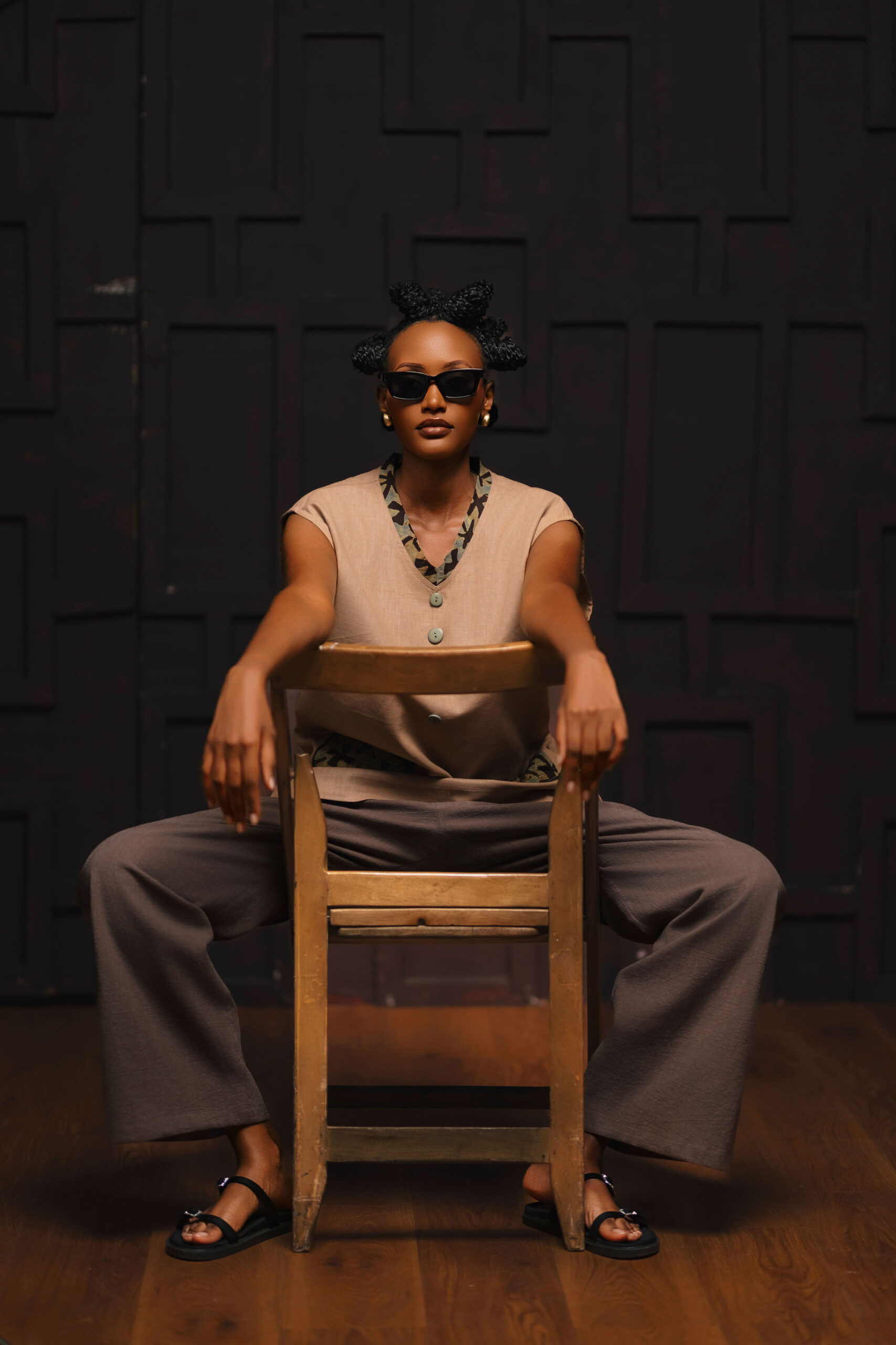 Tan Linen Summer Vest (full outfit) - Image 2